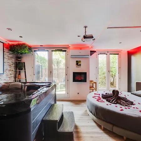 Room/jacuzzi